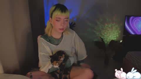 MylaFlores online show from December 25, 12:05 am