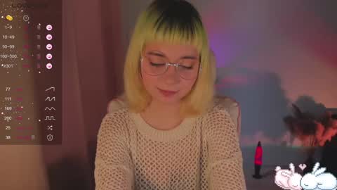 MylaFlores online show from December 18, 8:42 am