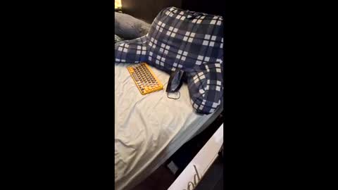 mysteriouswoman18 online show from December 3, 3:47 pm