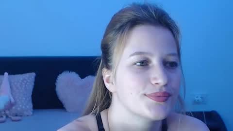 Mystery Girl online show from March 26, 1:35 pm