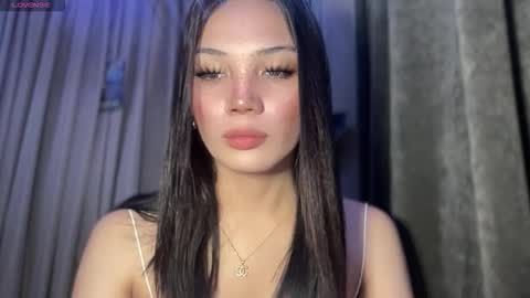 UR GIRL NEXTDOOR online show from March 3, 9:37 am