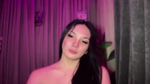 UR GIRL NEXTDOOR online show from March 17, 5:44 am