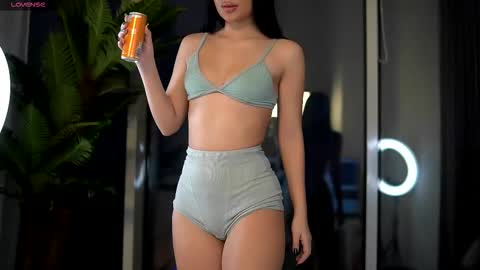 mysticlayla online show from December 20, 5:22 am