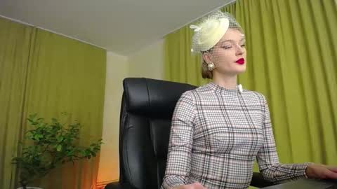 mysticvenus_ online show from October 11, 1:58 pm