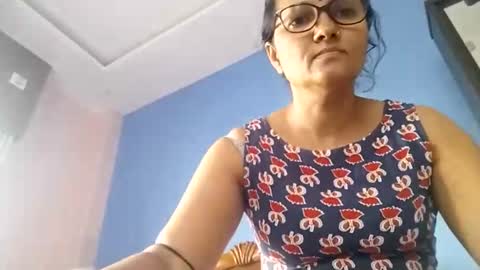 n298033 online show from March 19, 10:41 am