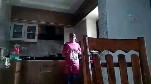 n298033 online show from March 16, 6:28 am