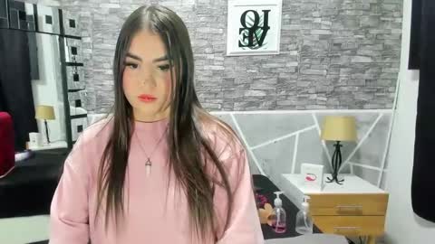 naahomi online show from December 9, 11:15 am