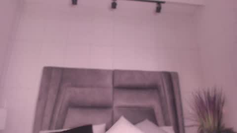    online show from December 23, 8:03 pm