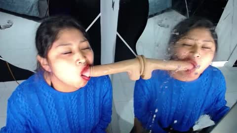 Nadriah  online show from November 22, 4:48 am