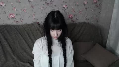 Naemi online show from February 24, 5:00 pm