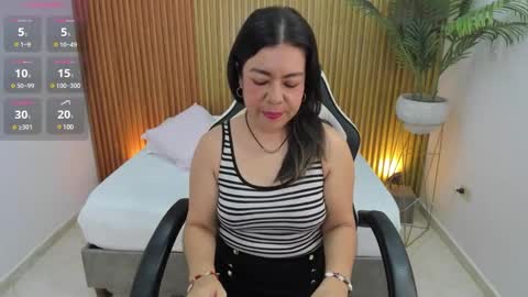 N A H I A online show from February 3, 12:03 pm