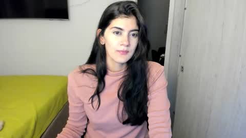 independent model online show from December 17, 3:54 am