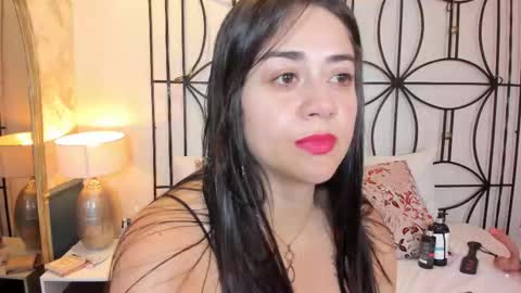 Nahomi  online show from September 18, 10:58 am