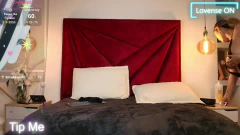 NahomiRoss online show from April 7, 3:58 pm