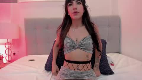 Nahomy online show from November 25, 2:47 am