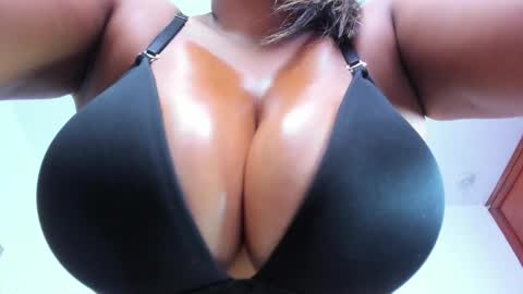 Nahomy online show from September 17, 8:18 pm