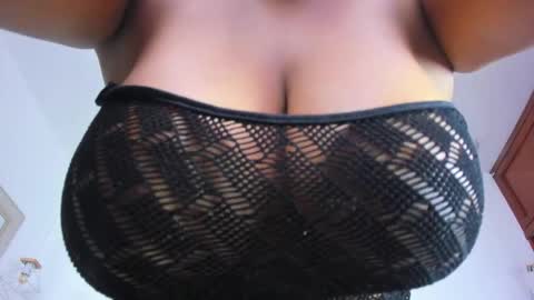 Nahomy online show from September 20, 9:13 pm