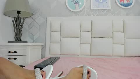 naia_cox online show from November 25, 7:21 am