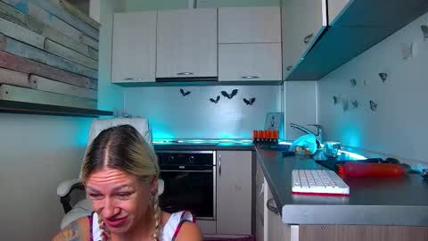 Nally online show from November 18, 1:39 am