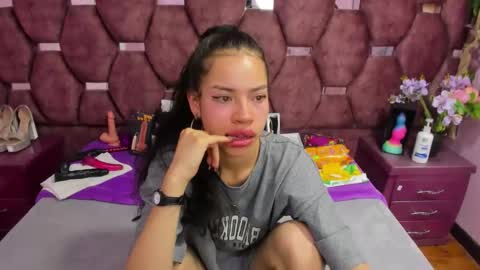 nanis james15 online show from May 22, 2:53 am
