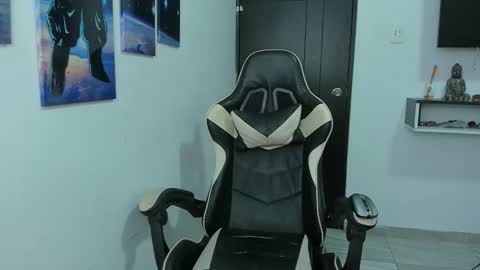 naomi_berckley online show from October 11, 9:03 am