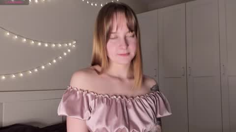 Naomi online show from October 19, 5:26 pm