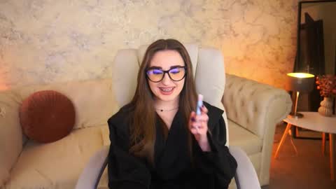 naomibaae online show from November 16, 2:50 pm