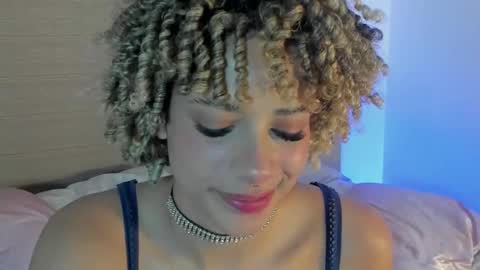 naomidawson online show from December 3, 12:02 am