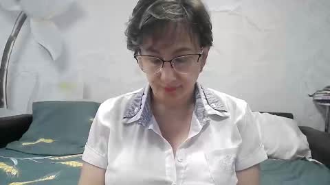 naomimolligan online show from May 11, 12:29 pm