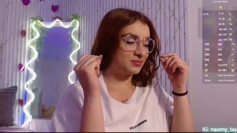 Naomy  online show from February 20, 4:44 am