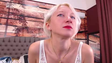 Natalie online show from October 4, 11:27 am