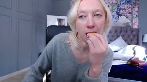 Natalie online show from February 14, 9:03 am