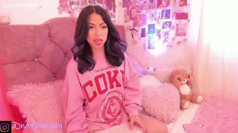       online show from February 11, 10:39 pm