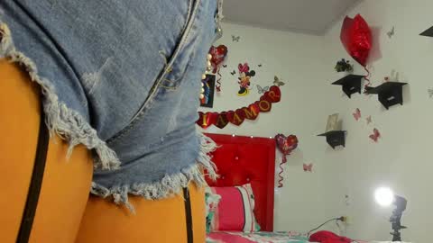 N A T A S H A  online show from February 5, 1:04 am