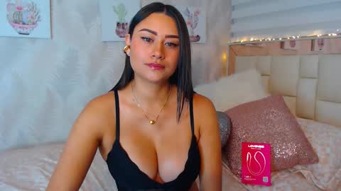 Nathalie Rose online show from April 12, 9:12 am