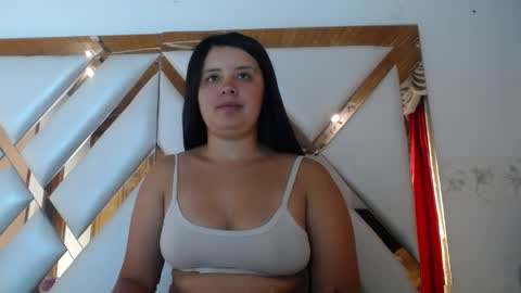 nathaly low online show from April 8, 1:13 pm