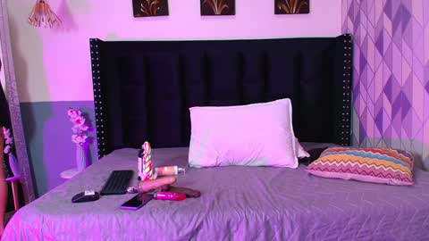 Gwen  online show from January 23, 8:02 pm