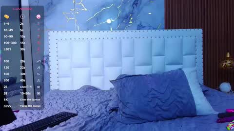 Gwen  online show from February 15, 2:26 am