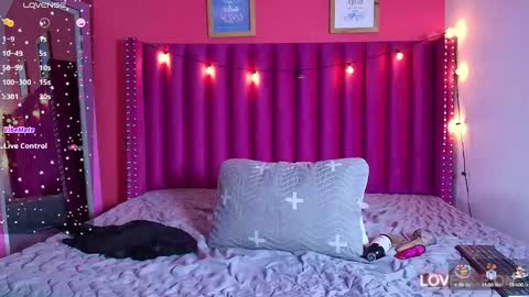 Gwen  online show from January 6, 12:35 pm