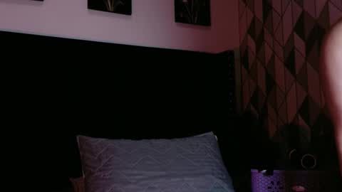 Gwen  online show from October 22, 7:19 pm