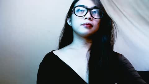YLLANA online show from May 3, 6:39 am
