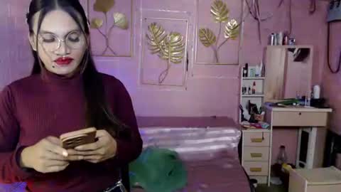 naughty_lorien143 online show from March 28, 12:04 pm