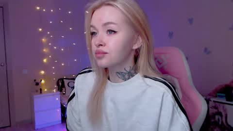 Mable online show from April 3, 1:25 am