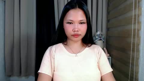 naughtymorenagirl online show from November 21, 6:15 am