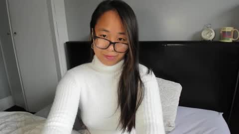 Gigi Chu  online show from October 18, 12:08 pm