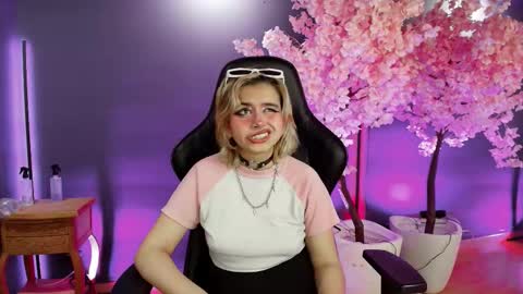 Navier  online show from November 6, 7:53 pm