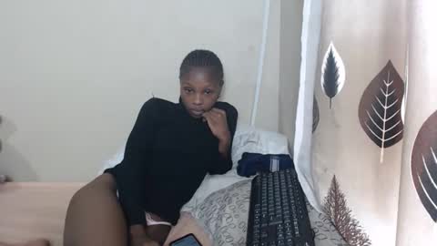 nawtylarissa_ online show from October 5, 7:02 am