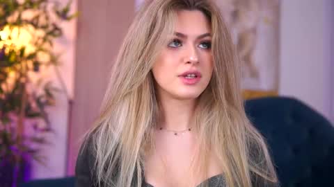 Naya online show from February 18, 8:30 pm