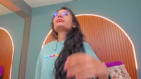 Naye  online show from February 3, 3:59 am