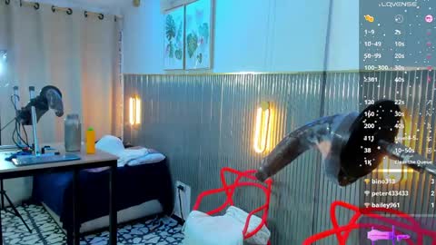 nazly_bigass online show from April 13, 9:04 pm